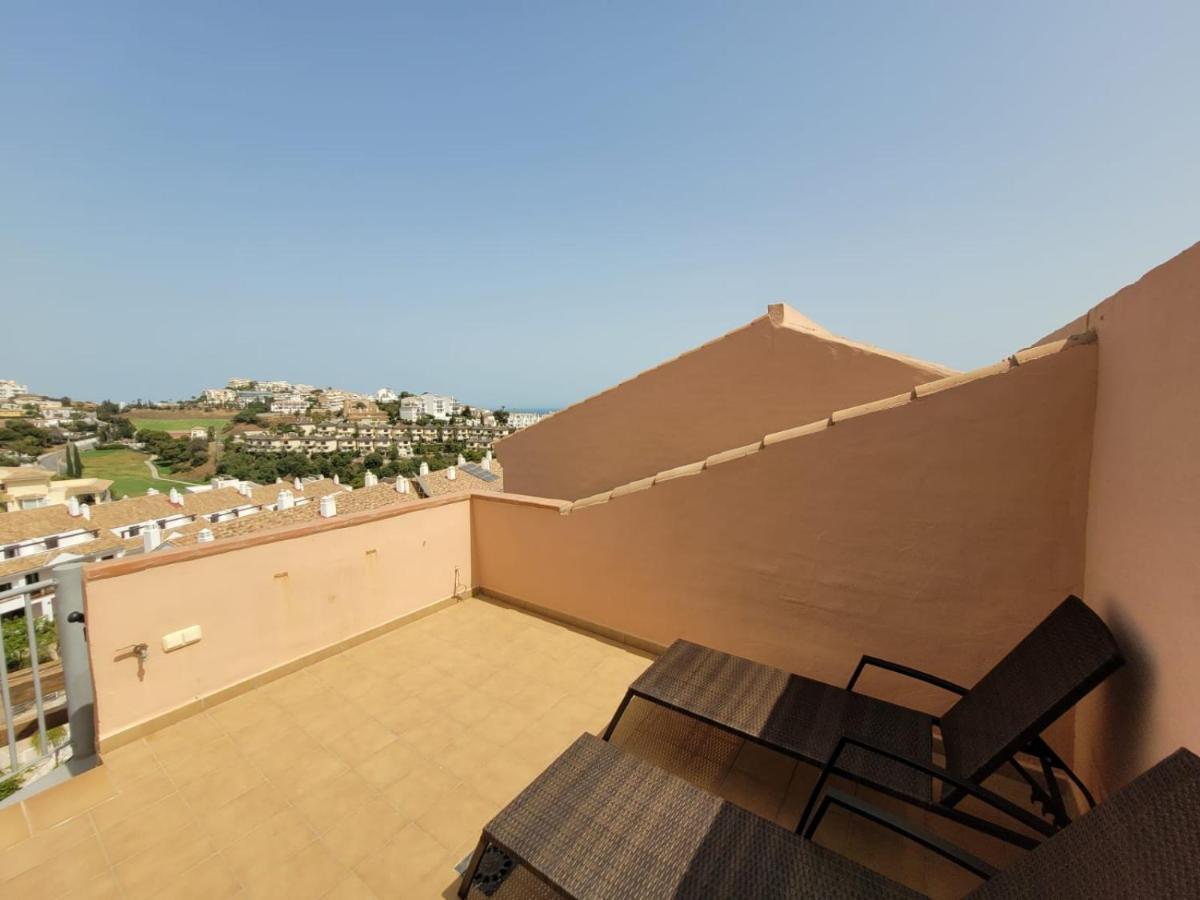 Cozy Penthouse Riviera Del Sol Apartment Малага Екстериор снимка